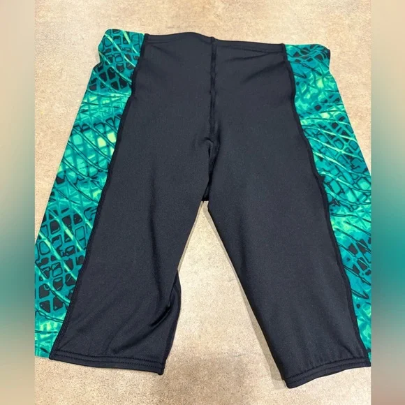 Never used. TYR competitive swim jammer. Size 32 - Picture 3 of 9